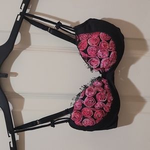 Sz 34B Jezebel Black Bra with Pink Roses. Beautiful bra.